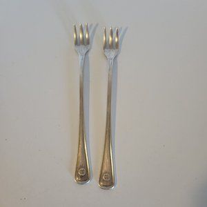 Vintage William Rogers Hotel Plate Oneida Ltd. Seafood Set of 2 Forks